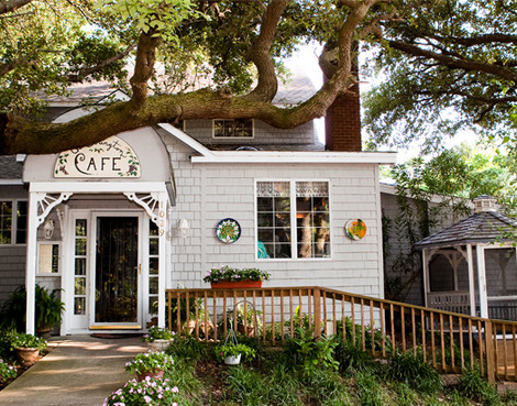 The Colington Cafe | Visit Outer Banks | OBX Vacation Guide